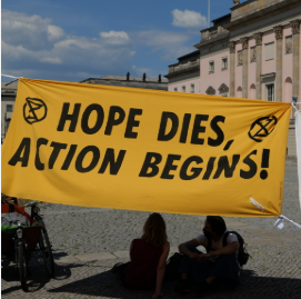 “Hope dies, action begins”: Stimmen einer neuen Bewegung